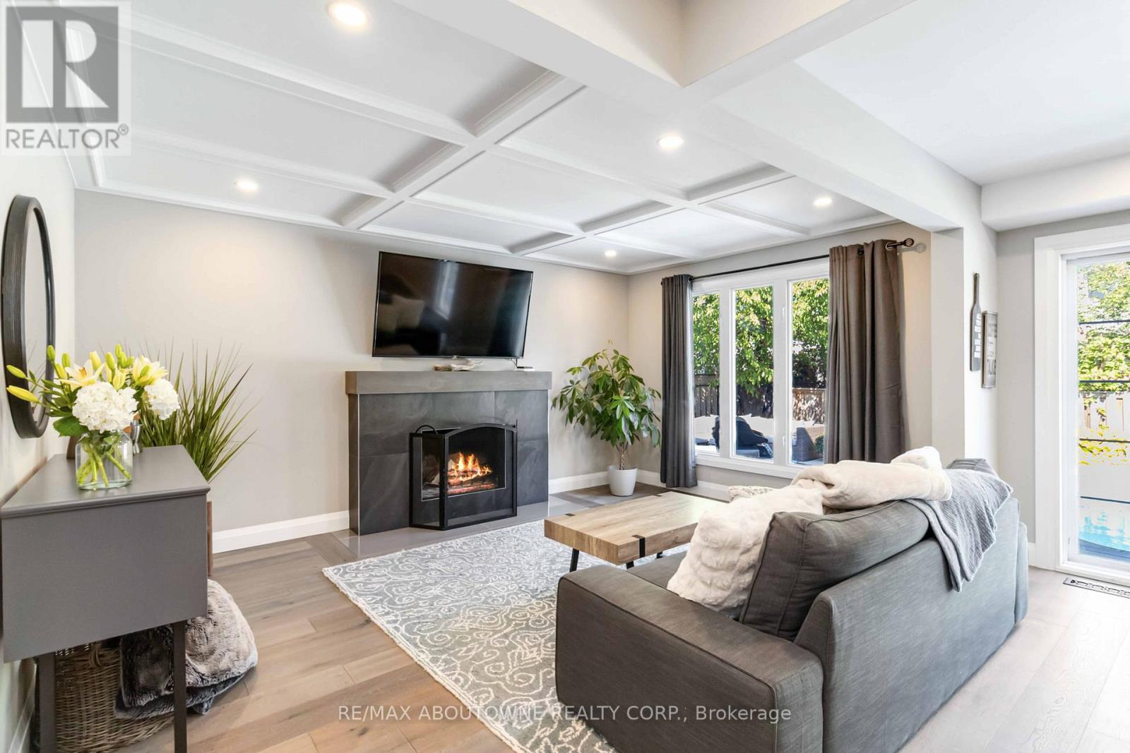 2485 Woburn Crescent, Oakville, Ontario  L6L 5E8 - Photo 7 - W12411865