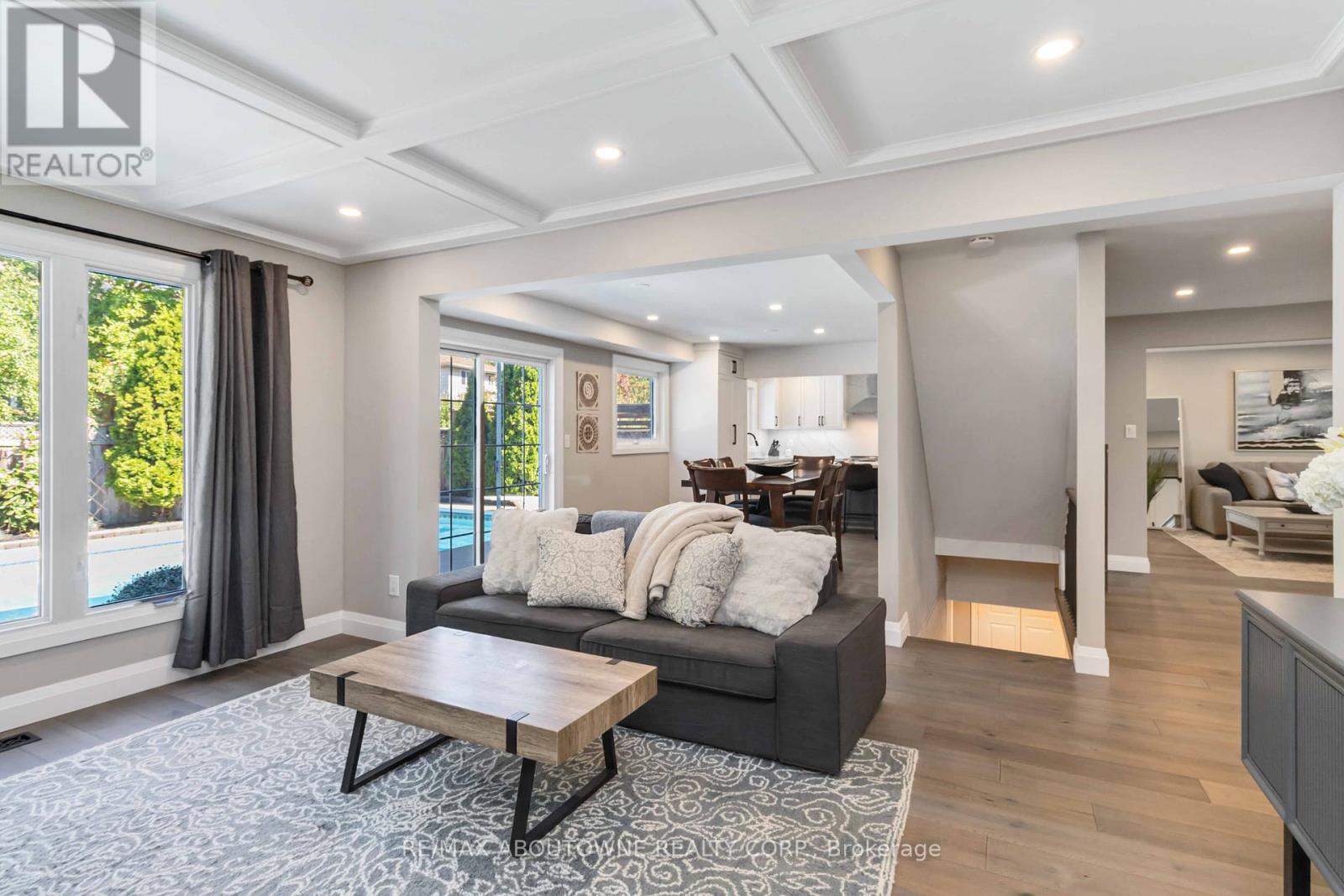 2485 Woburn Crescent, Oakville, Ontario  L6L 5E8 - Photo 8 - W12411865