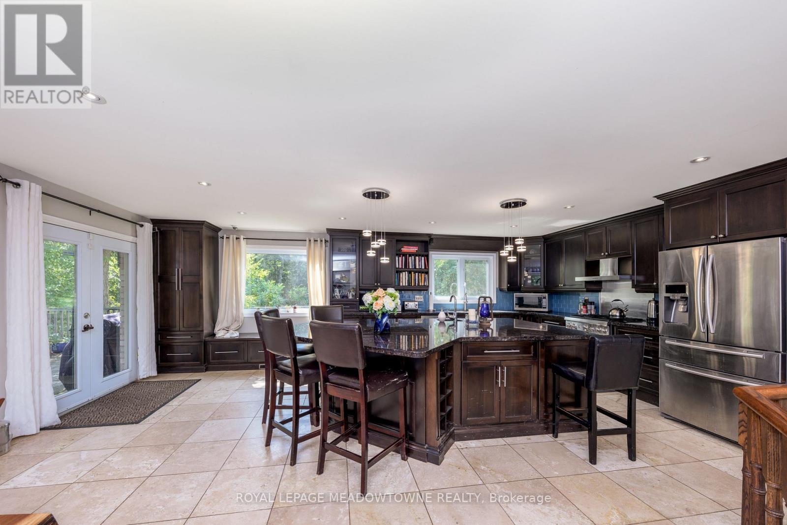 1 Cassidy Lane, Caledon, Ontario  L7C 1P5 - Photo 8 - W12411877