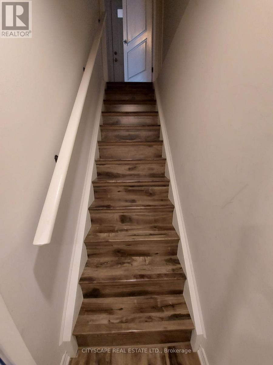 27 Seafair Crescent, Brampton, Ontario  L6Y 4Y8 - Photo 12 - W12411879