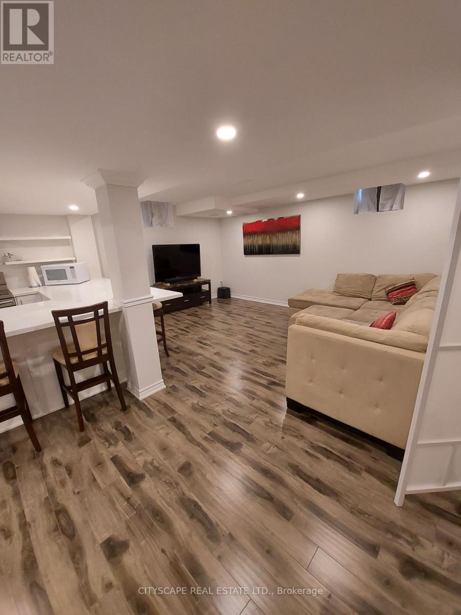 27 Seafair Crescent, Brampton, Ontario  L6Y 4Y8 - Photo 14 - W12411879