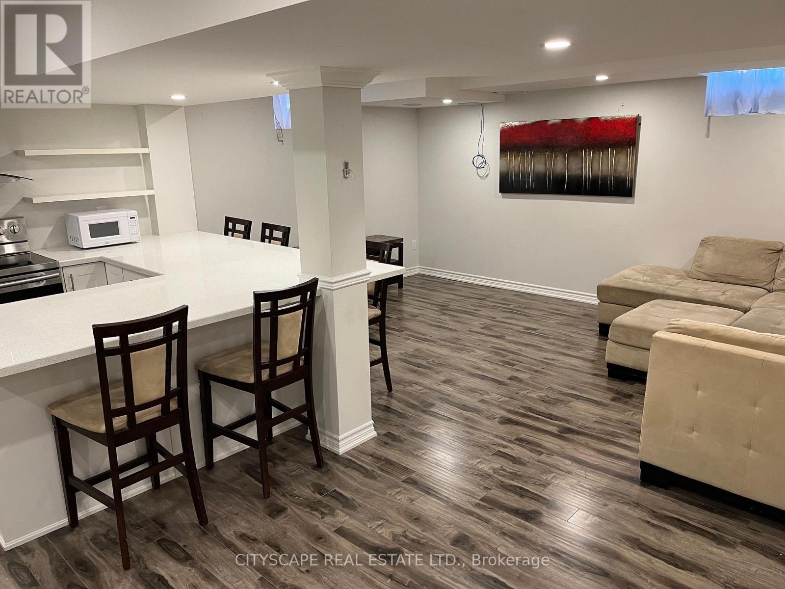 27 Seafair Crescent, Brampton, Ontario  L6Y 4Y8 - Photo 5 - W12411879