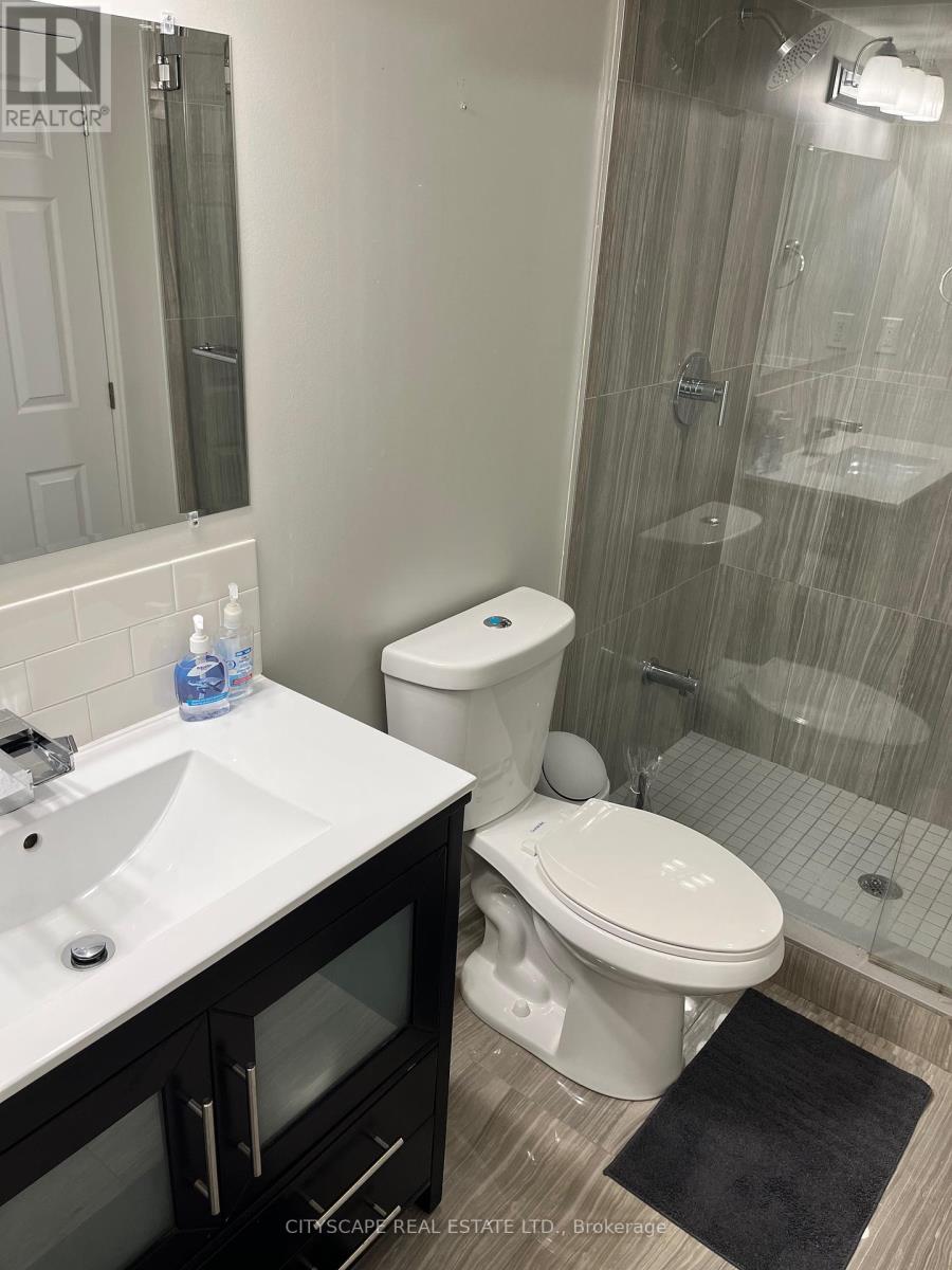 27 Seafair Crescent, Brampton, Ontario  L6Y 4Y8 - Photo 8 - W12411879
