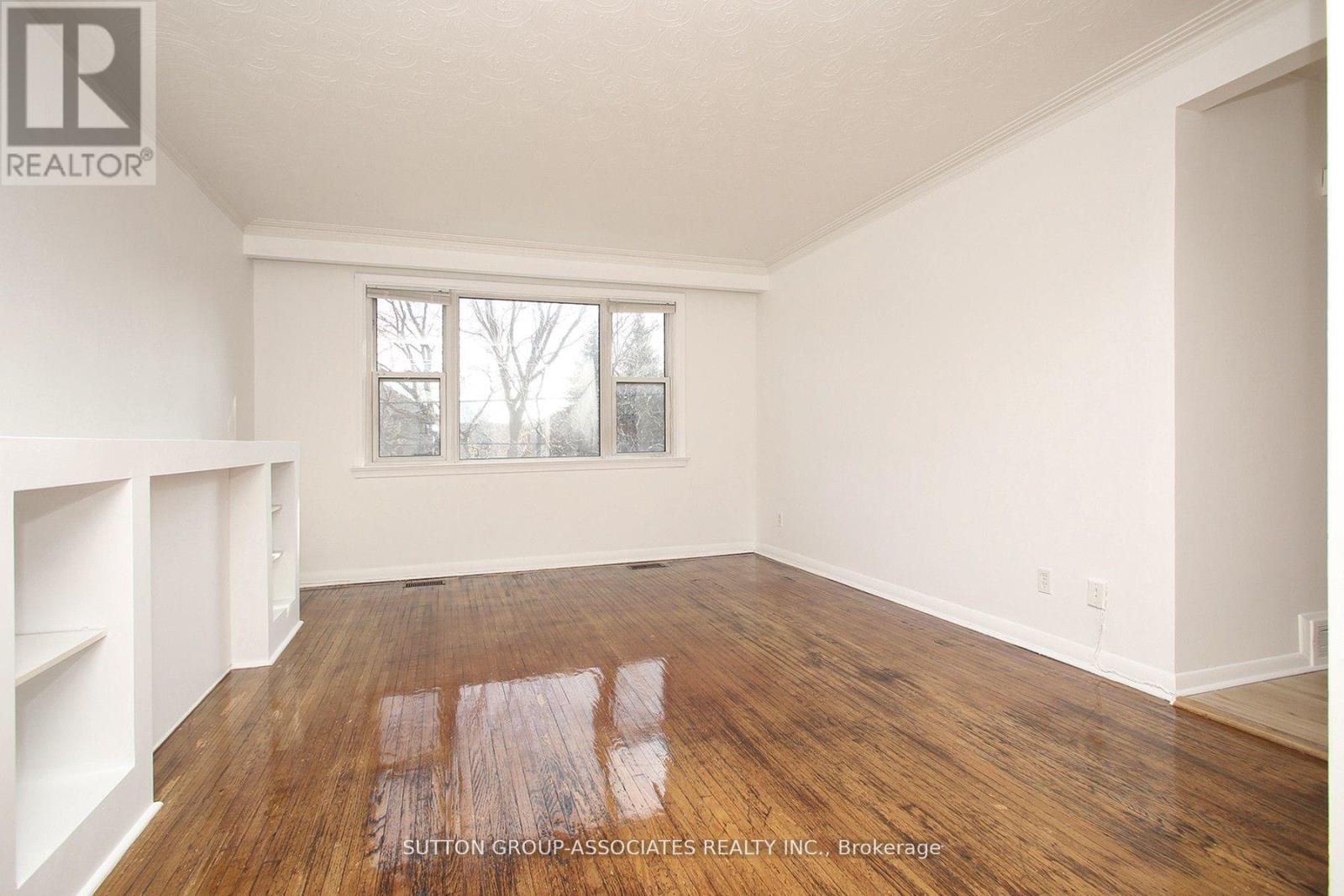 2nd Fl. - 134 Grand Avenue, Toronto, Ontario  M8Y 2Z5 - Photo 15 - W12411978
