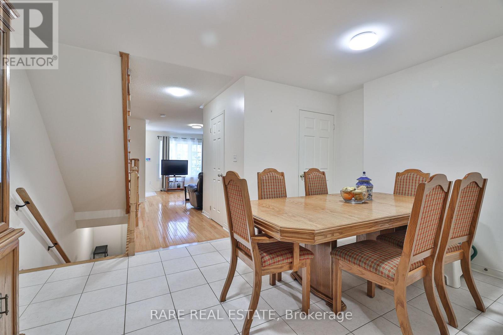 34 Judy Sgro Avenue, Toronto (Downsview-Roding-Cfb), Ontario  M3L 0E3 - Photo 9 - W12411979