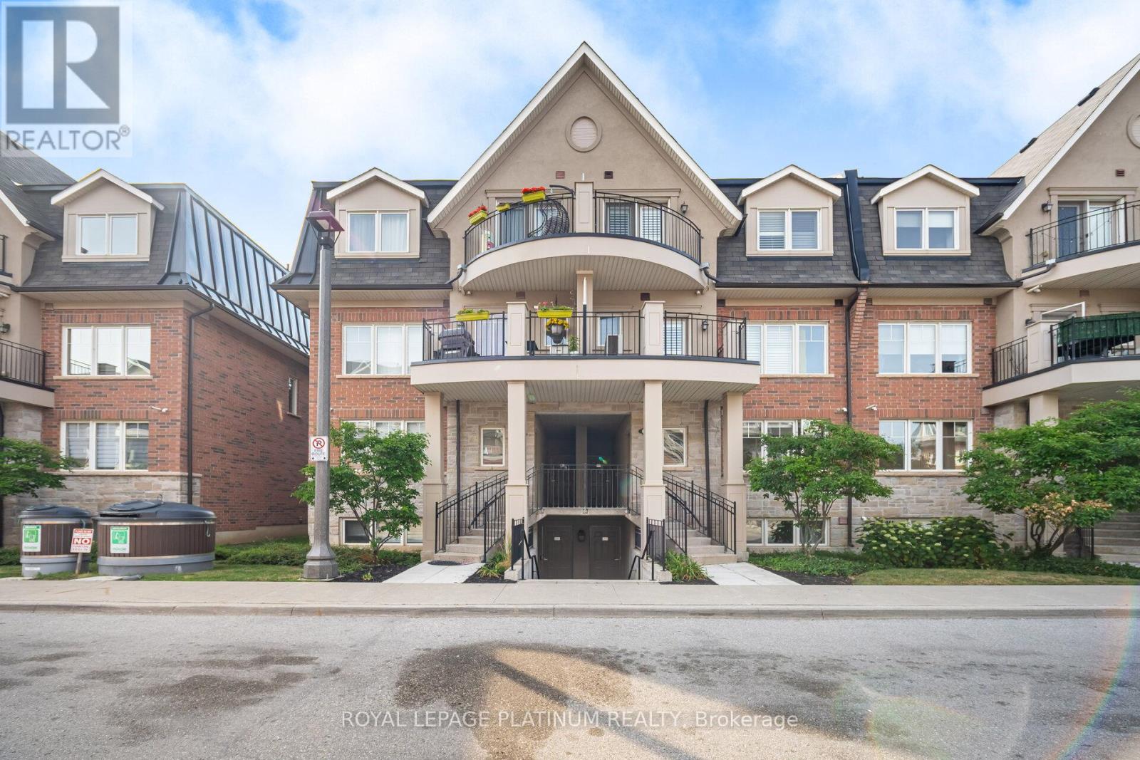 9-01 - 2420 Baronwood Drive, Oakville, Ontario  L6M 0X6 - Photo 1 - W12412005