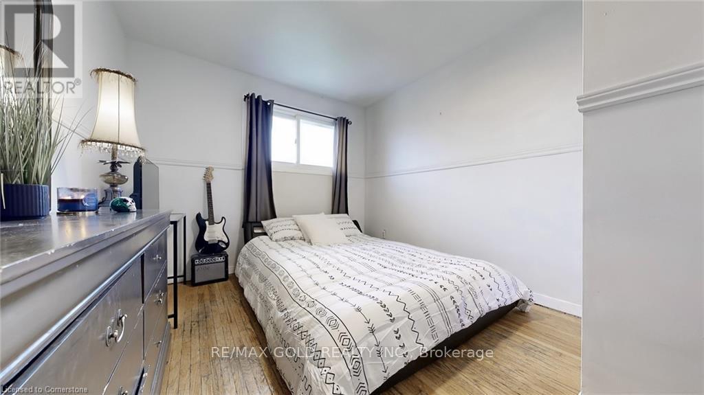 28 Navenby Crescent, Toronto, Ontario  M9L 1B2 - Photo 27 - W12412038