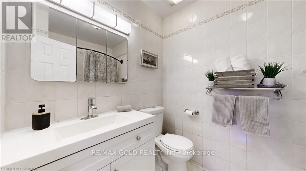 28 Navenby Crescent, Toronto, Ontario  M9L 1B2 - Photo 30 - W12412038
