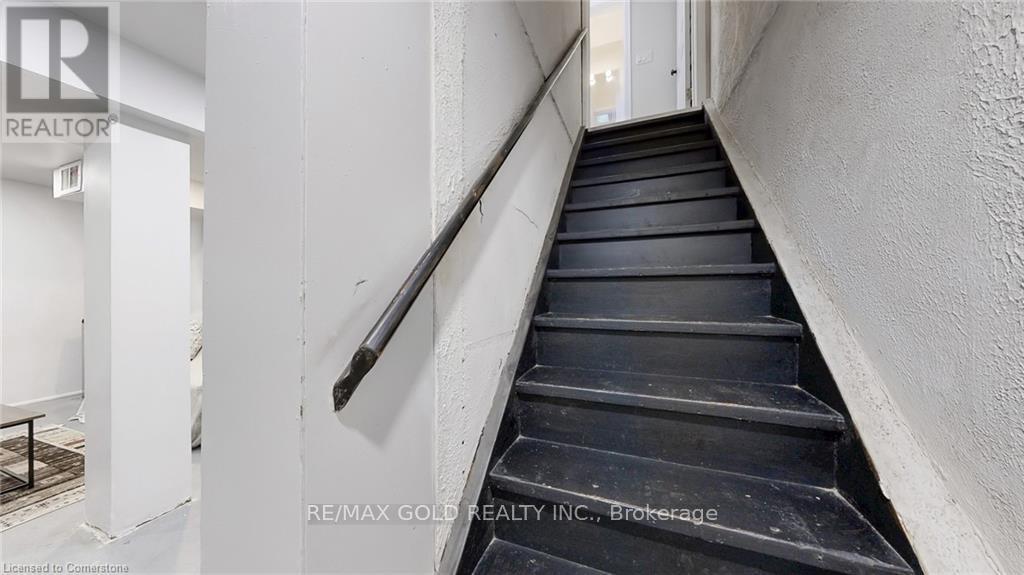 28 Navenby Crescent, Toronto, Ontario  M9L 1B2 - Photo 31 - W12412038