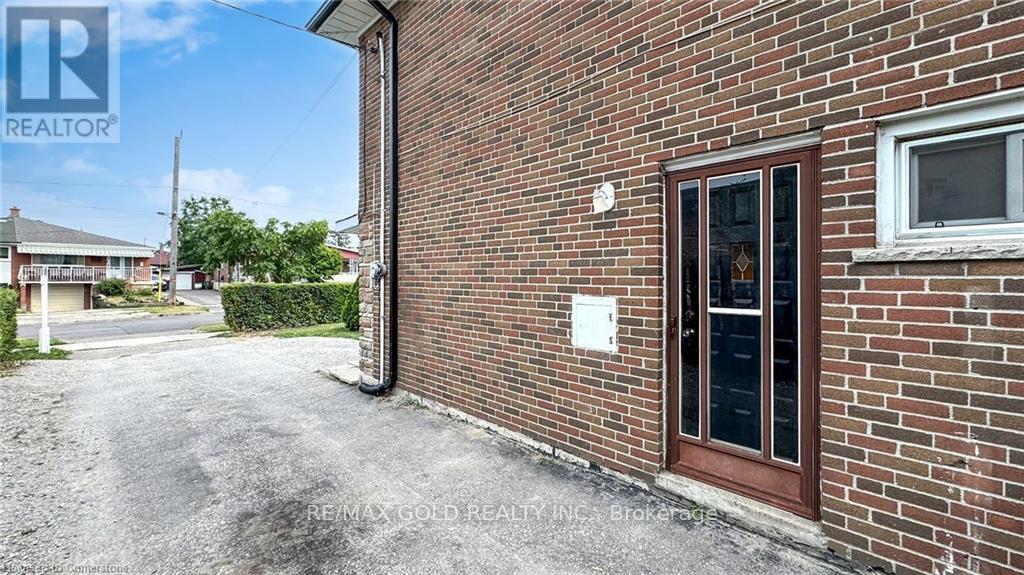 28 Navenby Crescent, Toronto, Ontario  M9L 1B2 - Photo 39 - W12412038