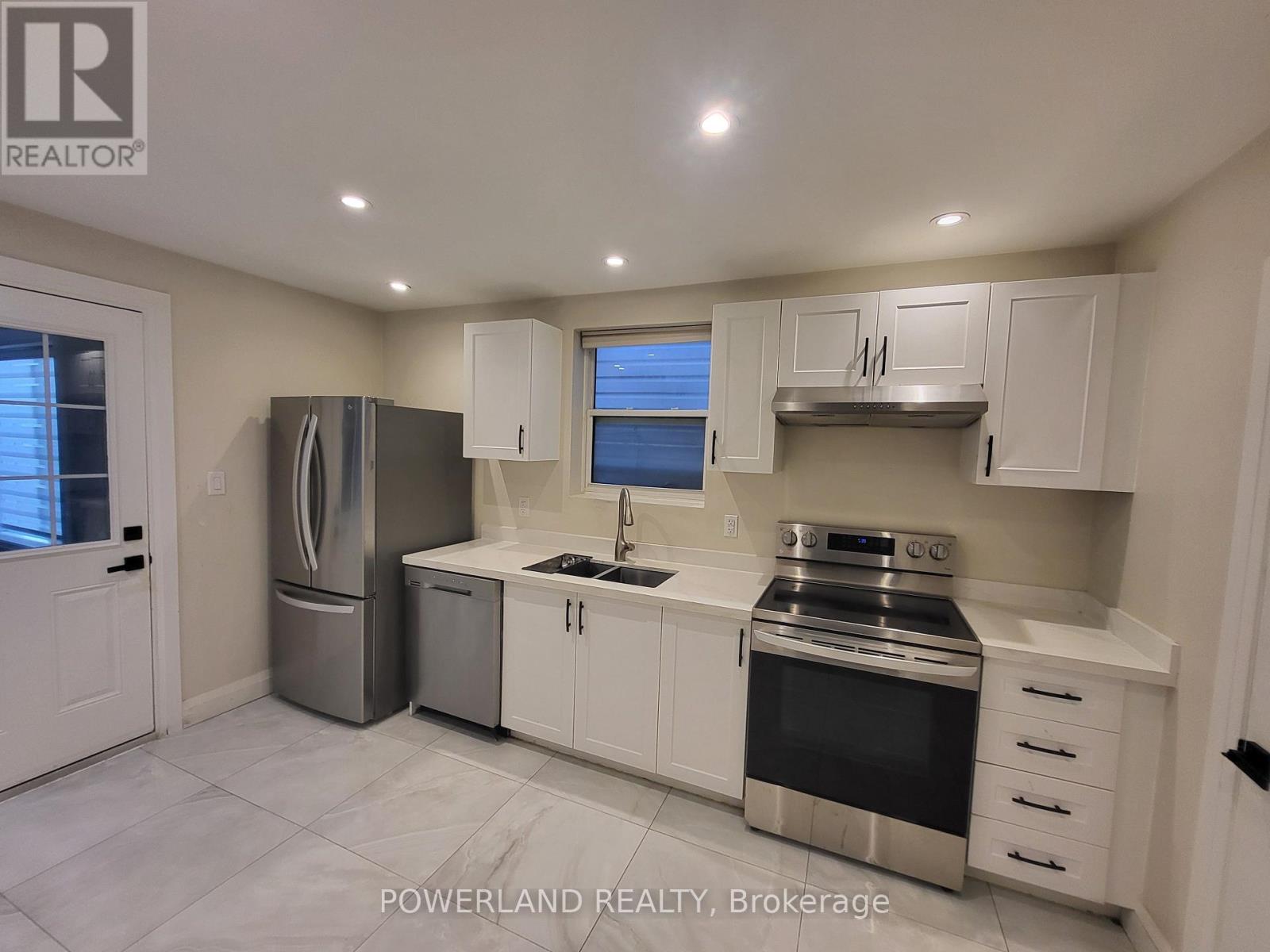 Main - 76 Teignmouth Avenue, Toronto, Ontario  M6E 1S9 - Photo 3 - W12349474