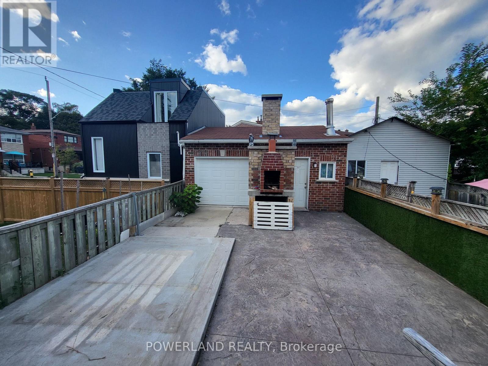 Main - 76 Teignmouth Avenue, Toronto, Ontario  M6E 1S9 - Photo 12 - W12349474