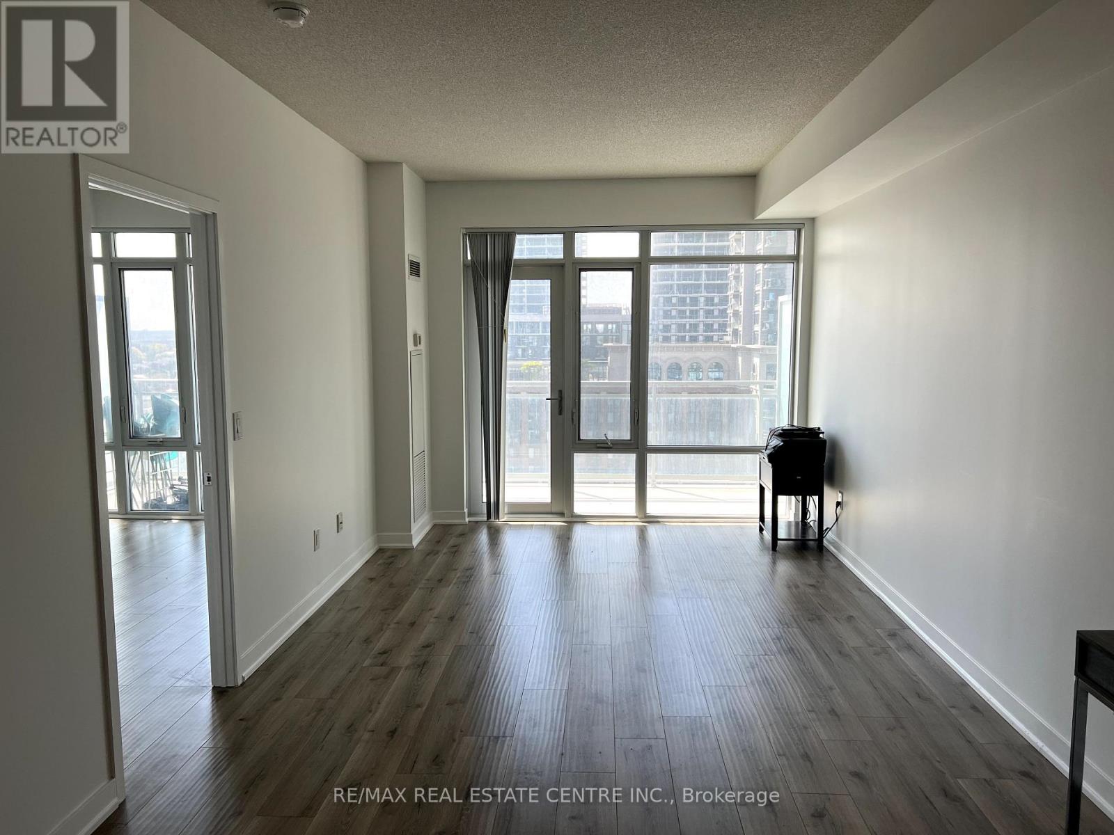 1006 - 365 Prince Of Wales Drive, Mississauga, Ontario  L5B 0G6 - Photo 6 - W12411424