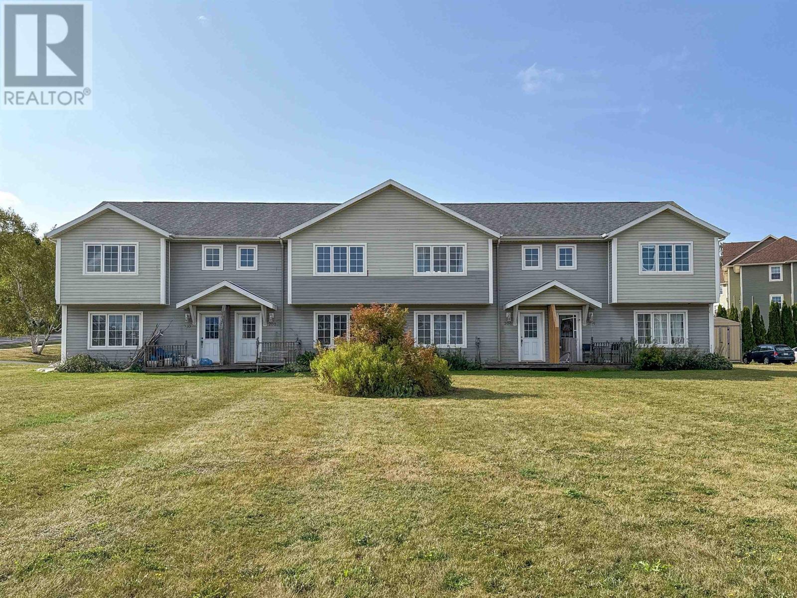 208 Stratford Road, Stratford, Prince Edward Island  C1B 1P6 - Photo 1 - 202523694