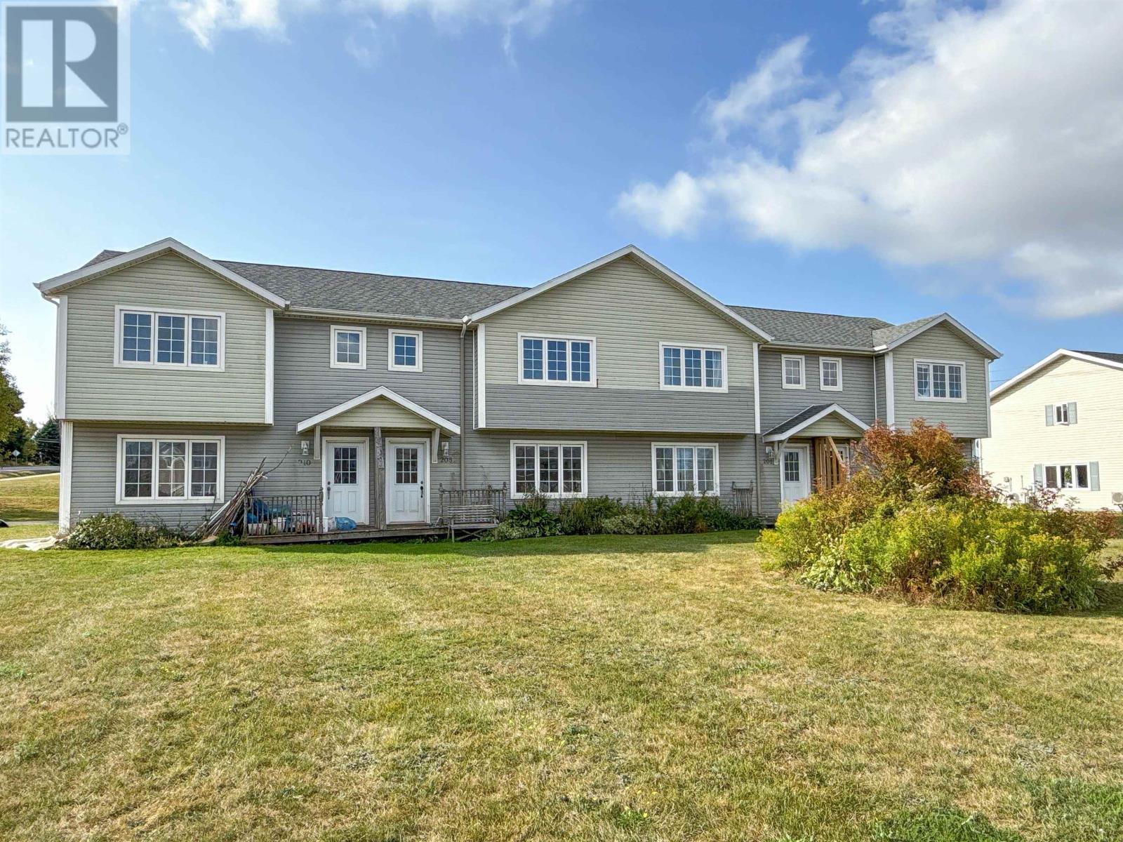208 Stratford Road, Stratford, Prince Edward Island  C1B 1P6 - Photo 2 - 202523694