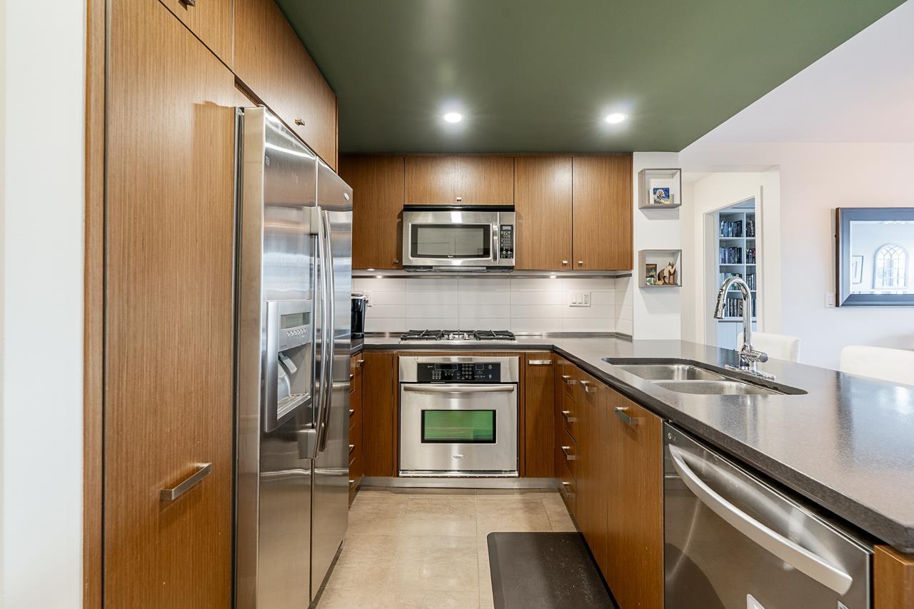 203 2950 King George Boulevard, Surrey, British Columbia  V4P 0E5 - Photo 5 - R3047752