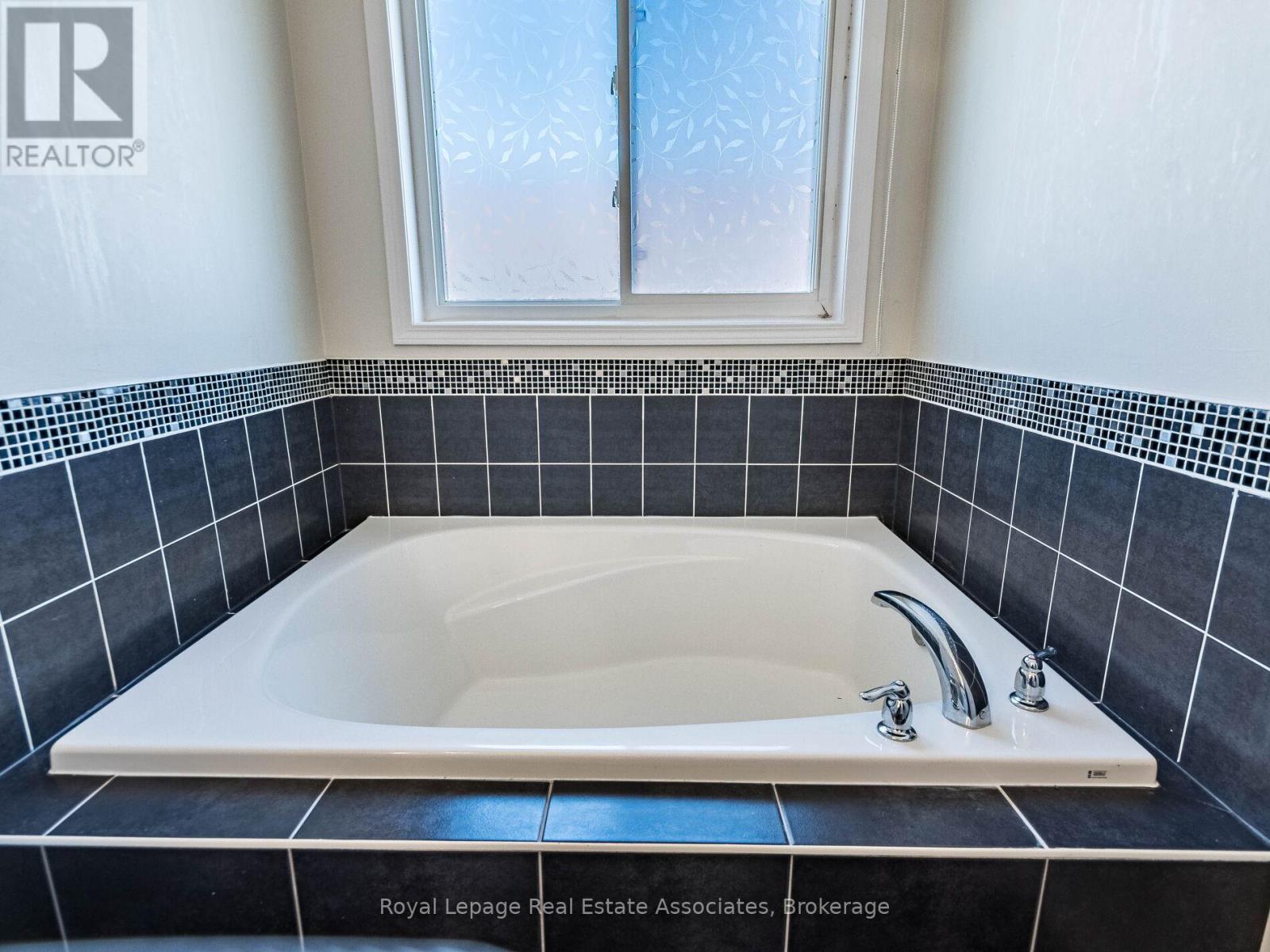 119 - 110 Highland Road E, Kitchener, Ontario  N2M 3S1 - Photo 23 - X12411864