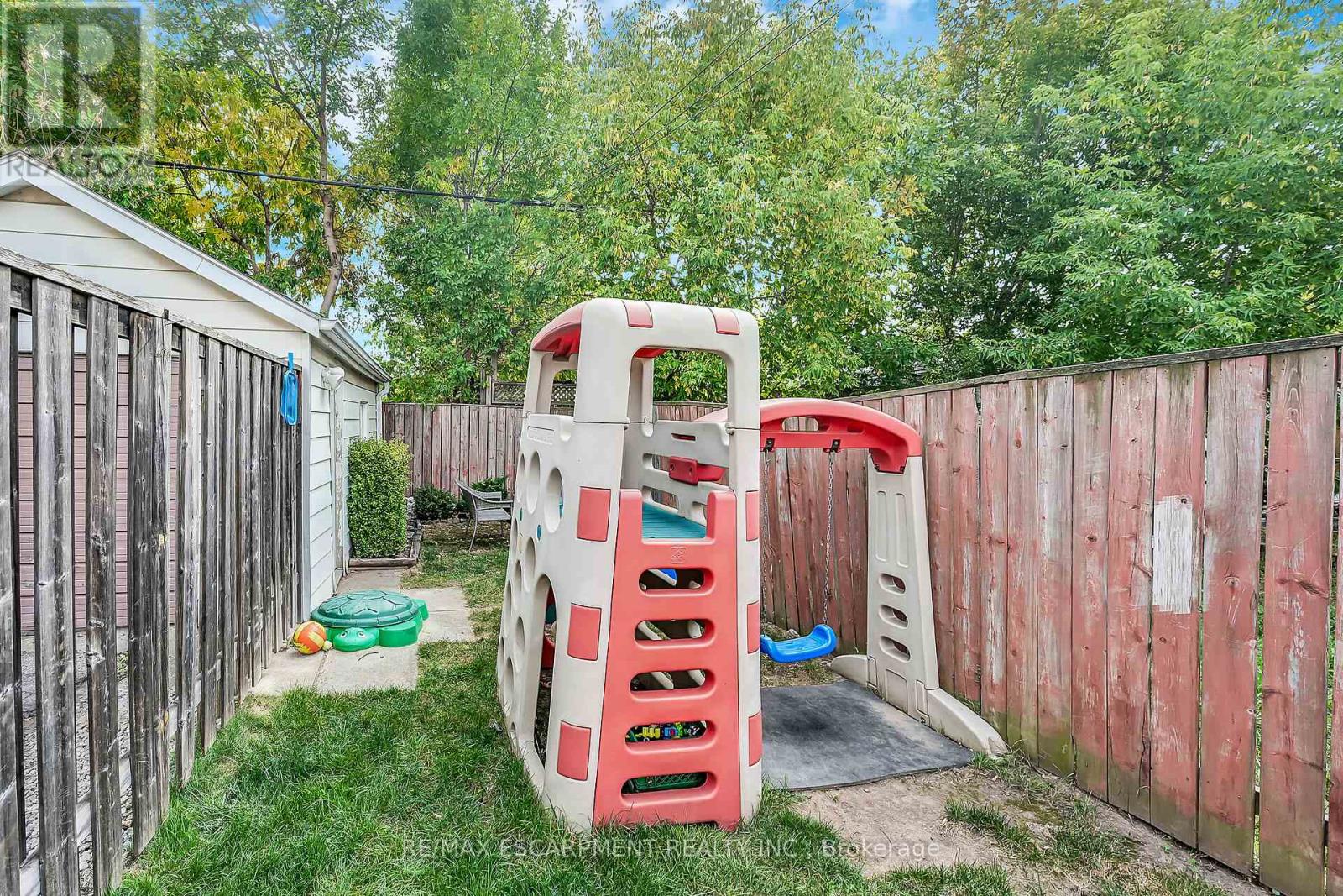 244 Cope Street, Hamilton, Ontario  L8H 5B5 - Photo 33 - X12411937