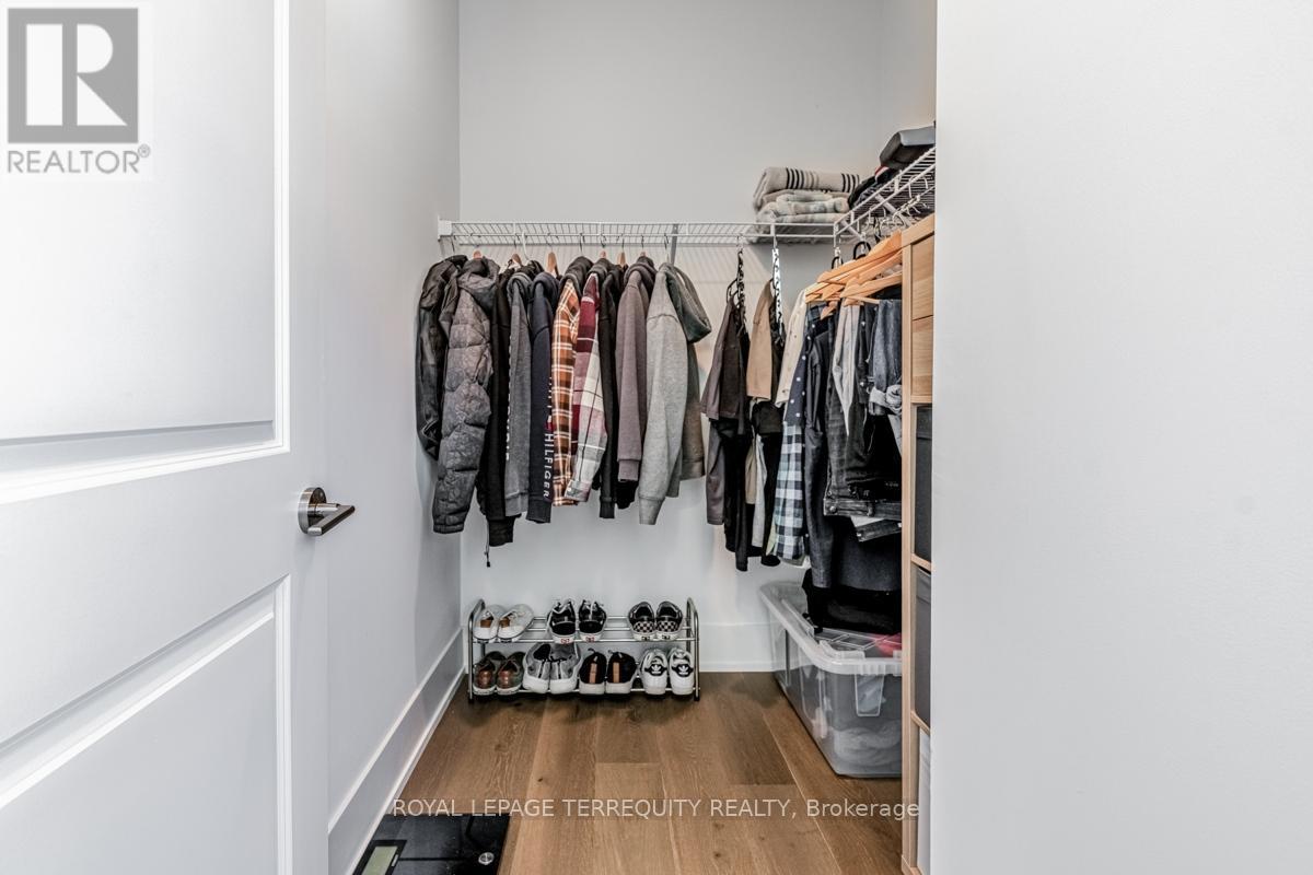 702 - 1063 Douglas Mccurdy Common, Mississauga, Ontario  L5G 0C5 - Photo 9 - W12188413