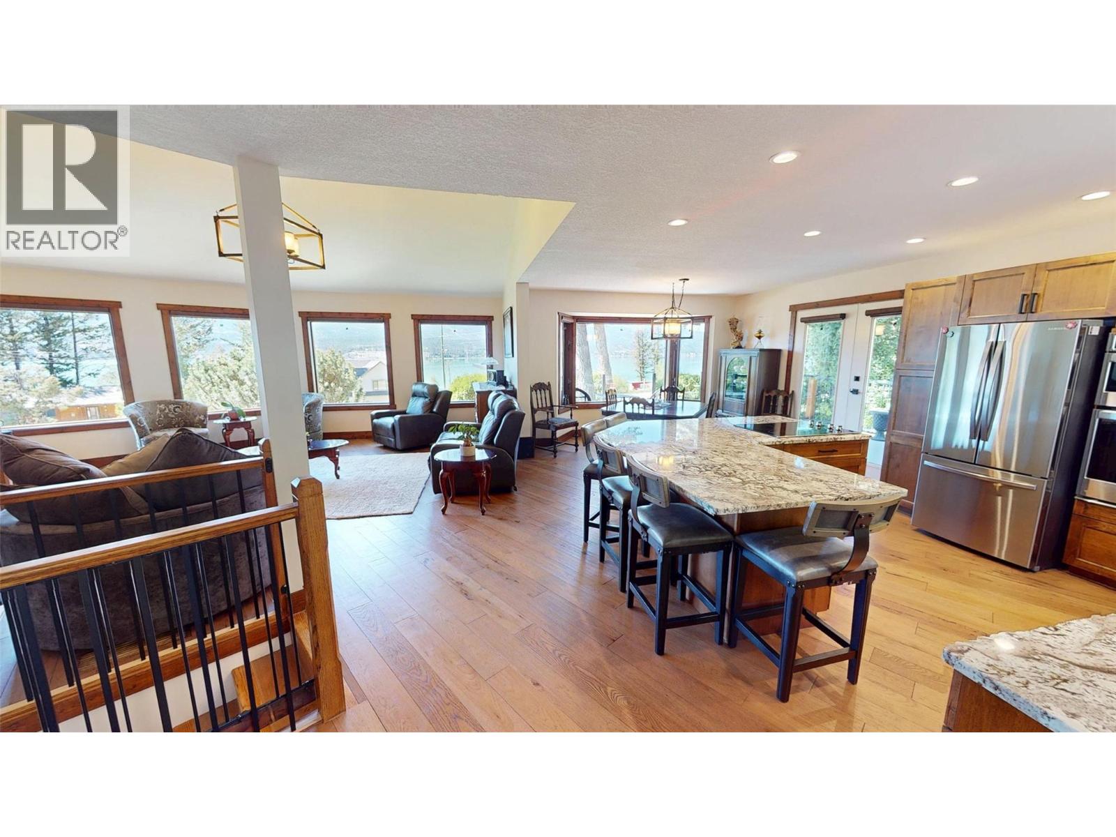 8380 Richardson Crescent, Canal Flats, British Columbia  V0B 1B0 - Photo 4 - 10362810