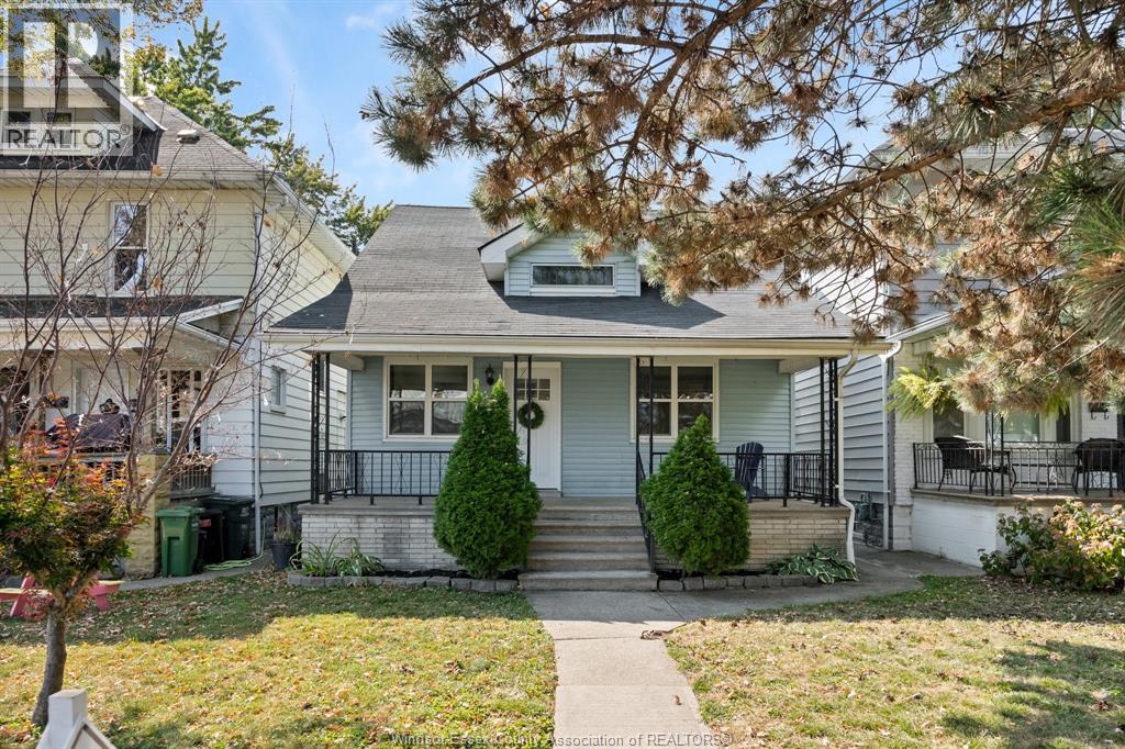 MLS# 25023825: 921 MOY AVENUE, Windsor, Canada