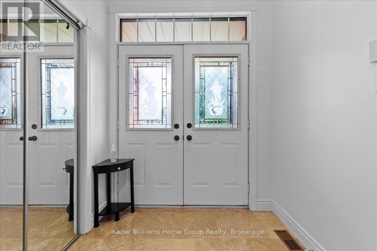 Property at 98 HUME DRIVE image 4