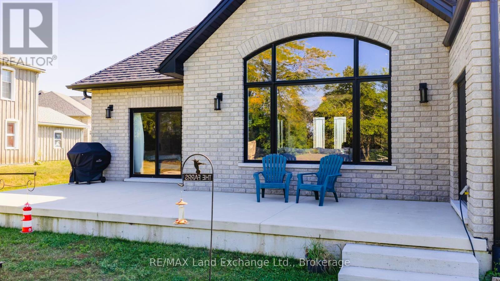 939 Bogdanovic Way, Huron-Kinloss, Ontario  N2Z 0H4 - Photo 41 - X12412247