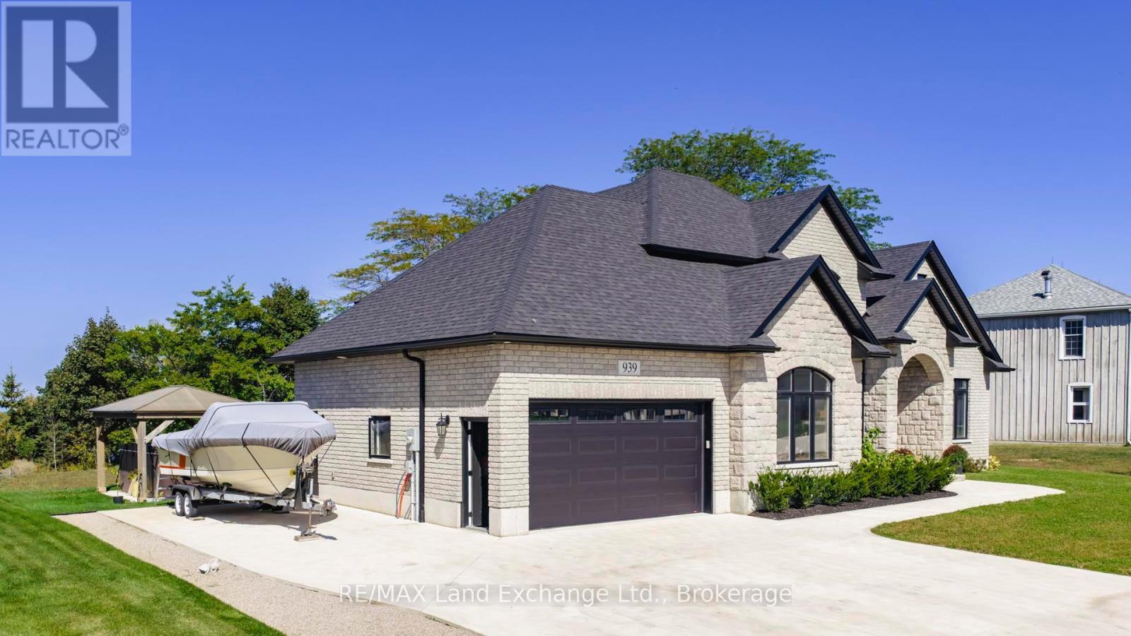 939 Bogdanovic Way, Huron-Kinloss, Ontario  N2Z 0H4 - Photo 48 - X12412247