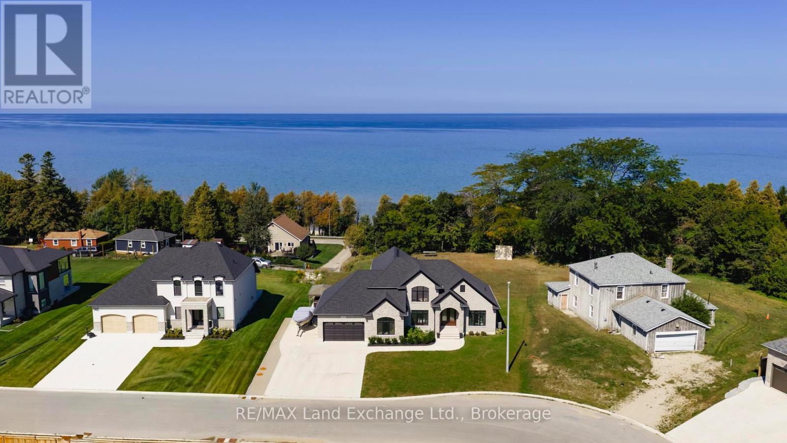 939 Bogdanovic Way, Huron-Kinloss, Ontario  N2Z 0H4 - Photo 49 - X12412247