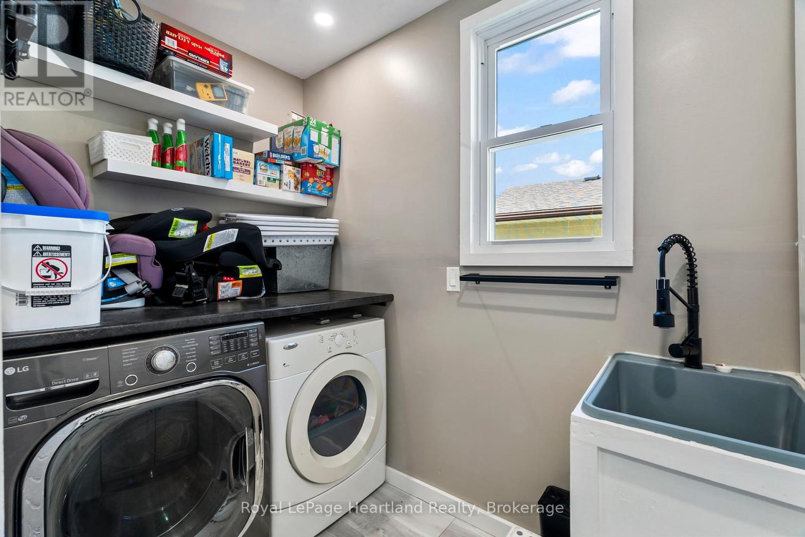 555 Raglan Street, Minto, Ontario  N0G 2P0 - Photo 11 - X12412249