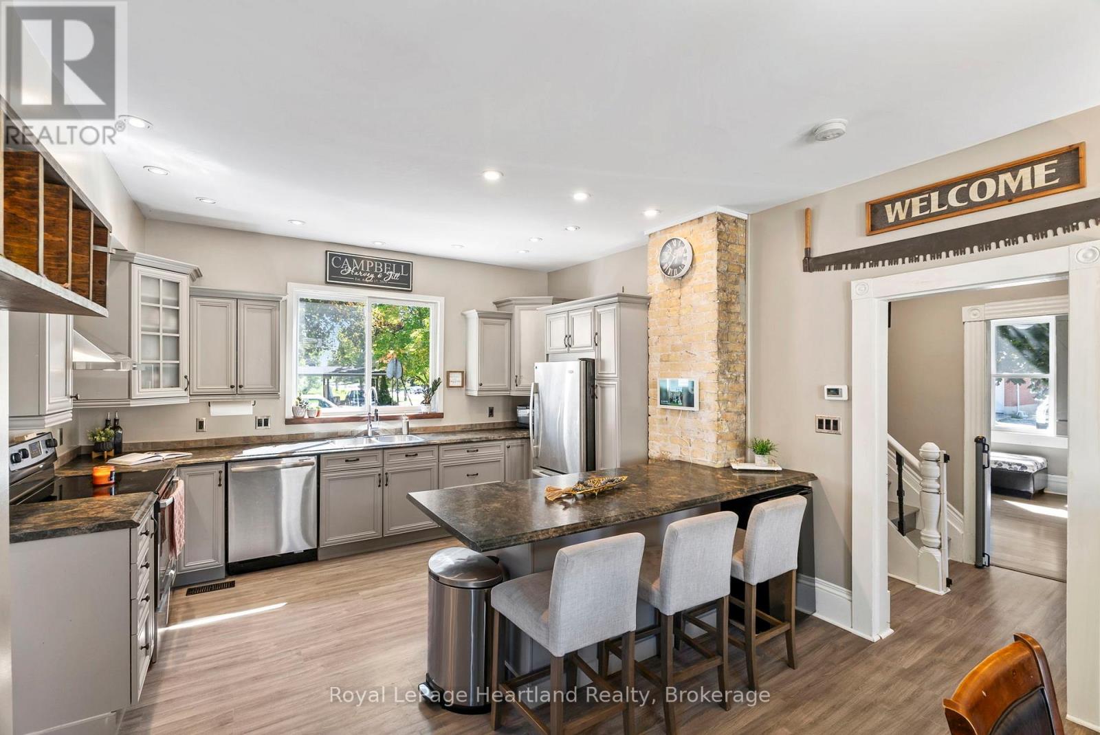 555 Raglan Street, Minto, Ontario  N0G 2P0 - Photo 15 - X12412249