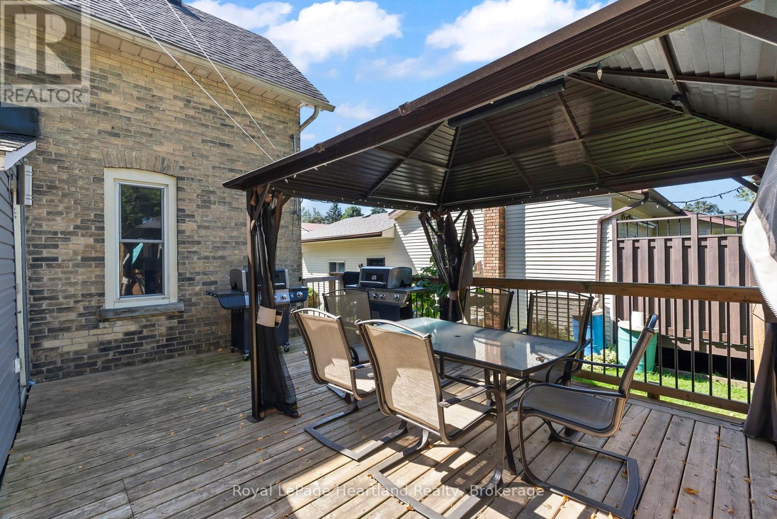 555 Raglan Street, Minto, Ontario  N0G 2P0 - Photo 34 - X12412249