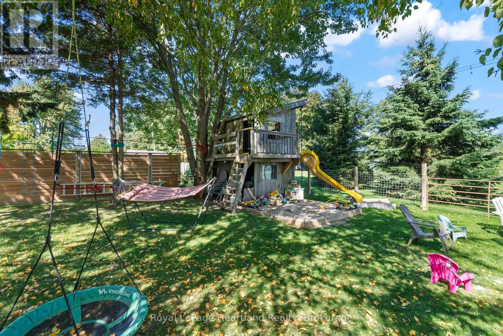555 Raglan Street, Minto, Ontario  N0G 2P0 - Photo 37 - X12412249