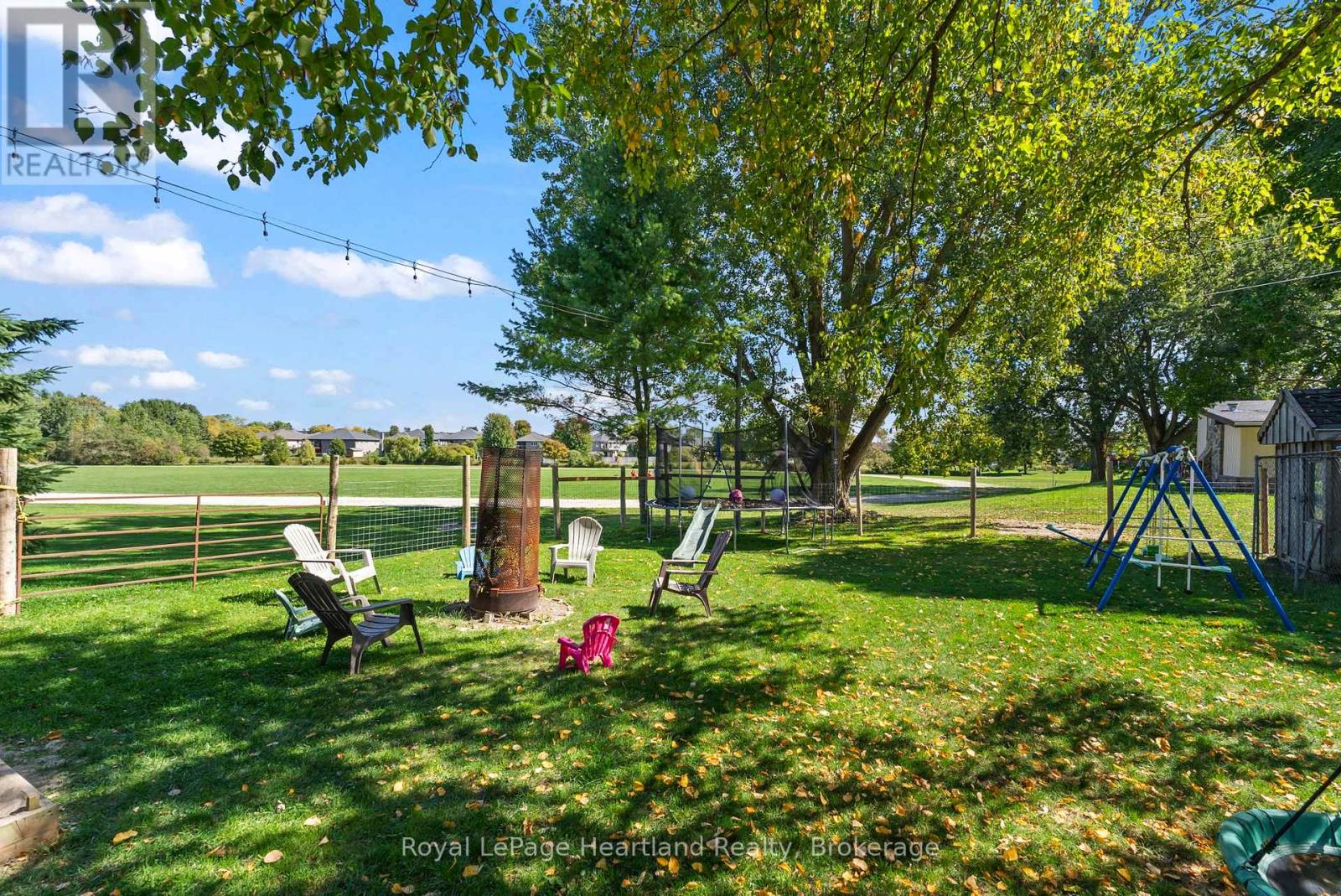 555 Raglan Street, Minto, Ontario  N0G 2P0 - Photo 38 - X12412249