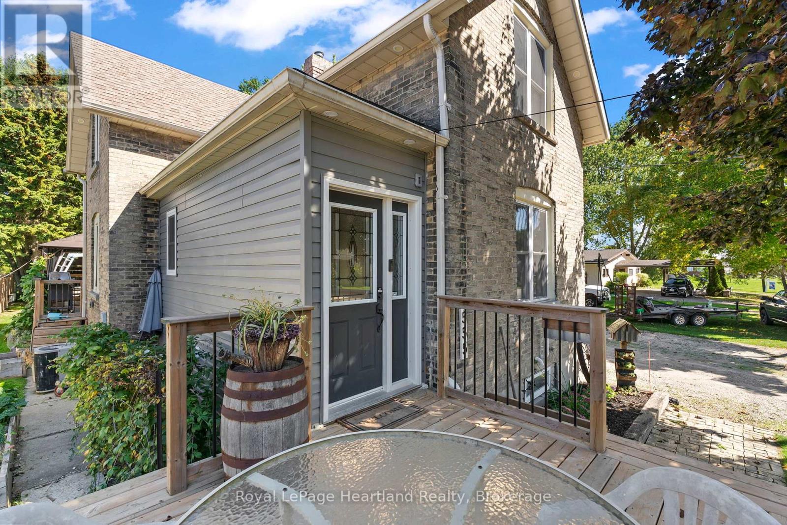 555 Raglan Street, Minto, Ontario  N0G 2P0 - Photo 4 - X12412249