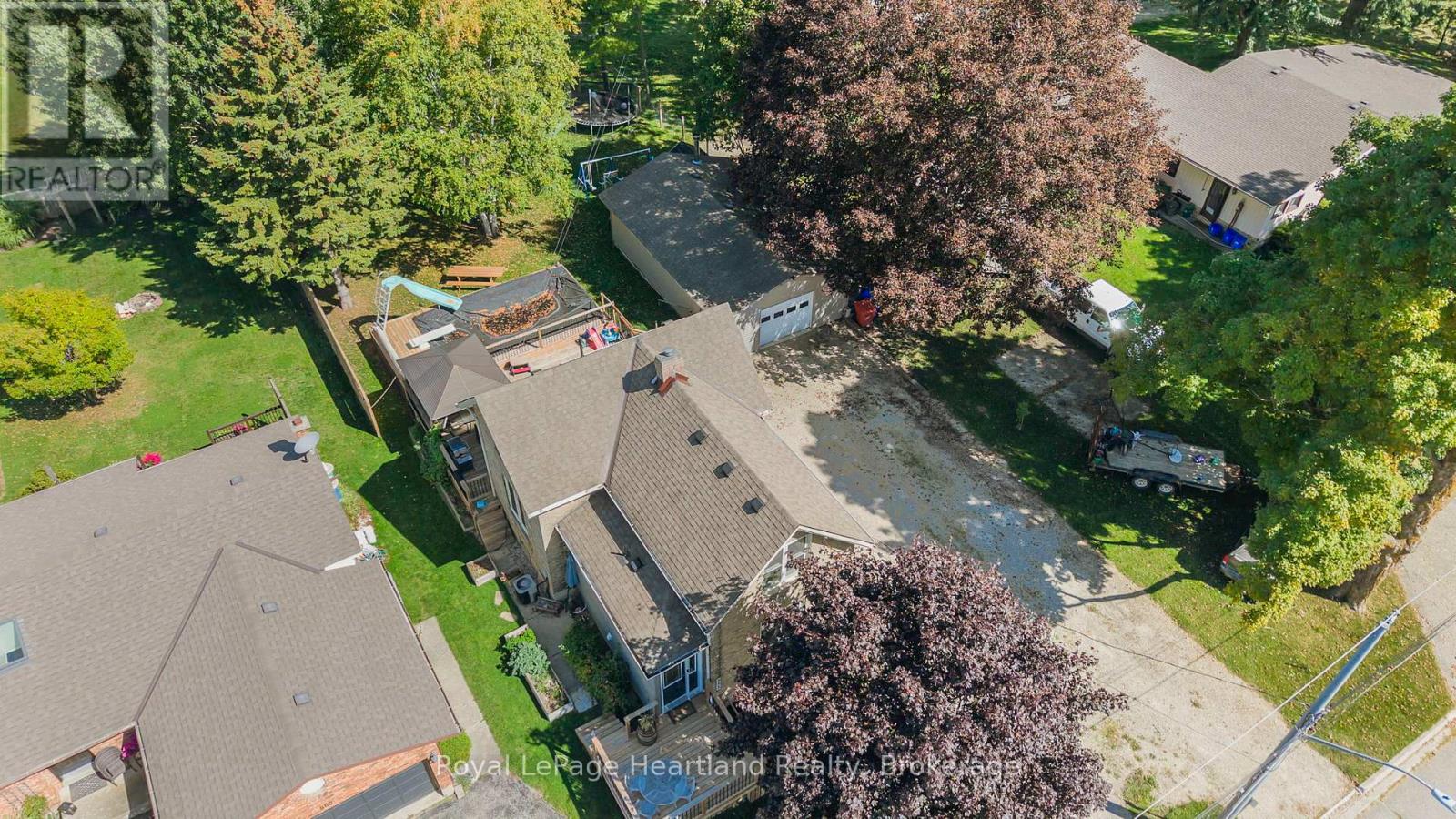 555 Raglan Street, Minto, Ontario  N0G 2P0 - Photo 40 - X12412249