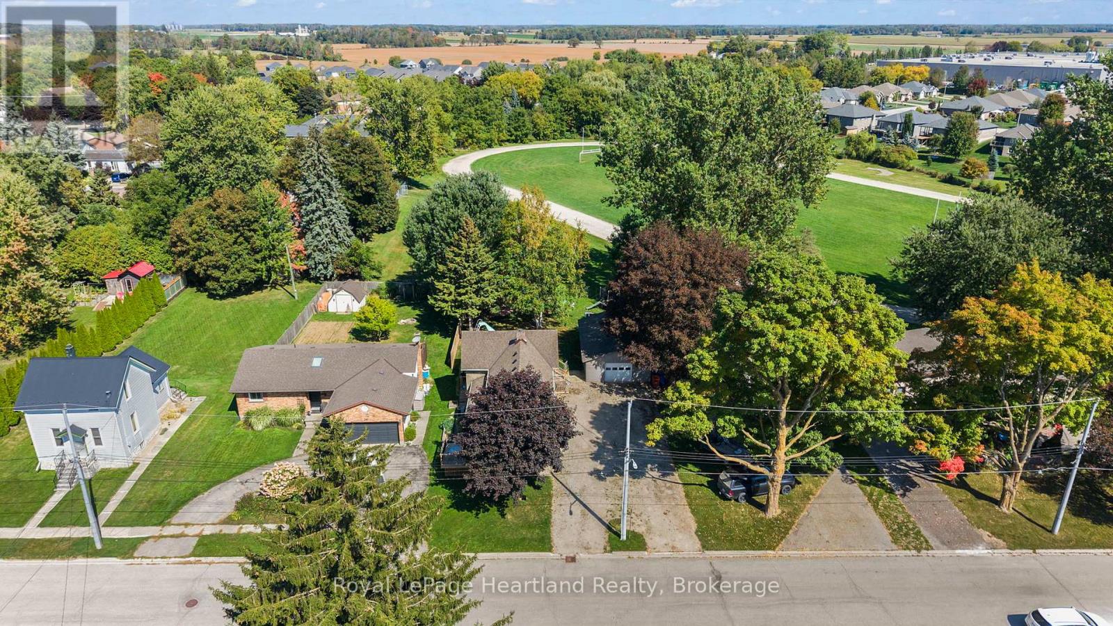 555 Raglan Street, Minto, Ontario  N0G 2P0 - Photo 41 - X12412249