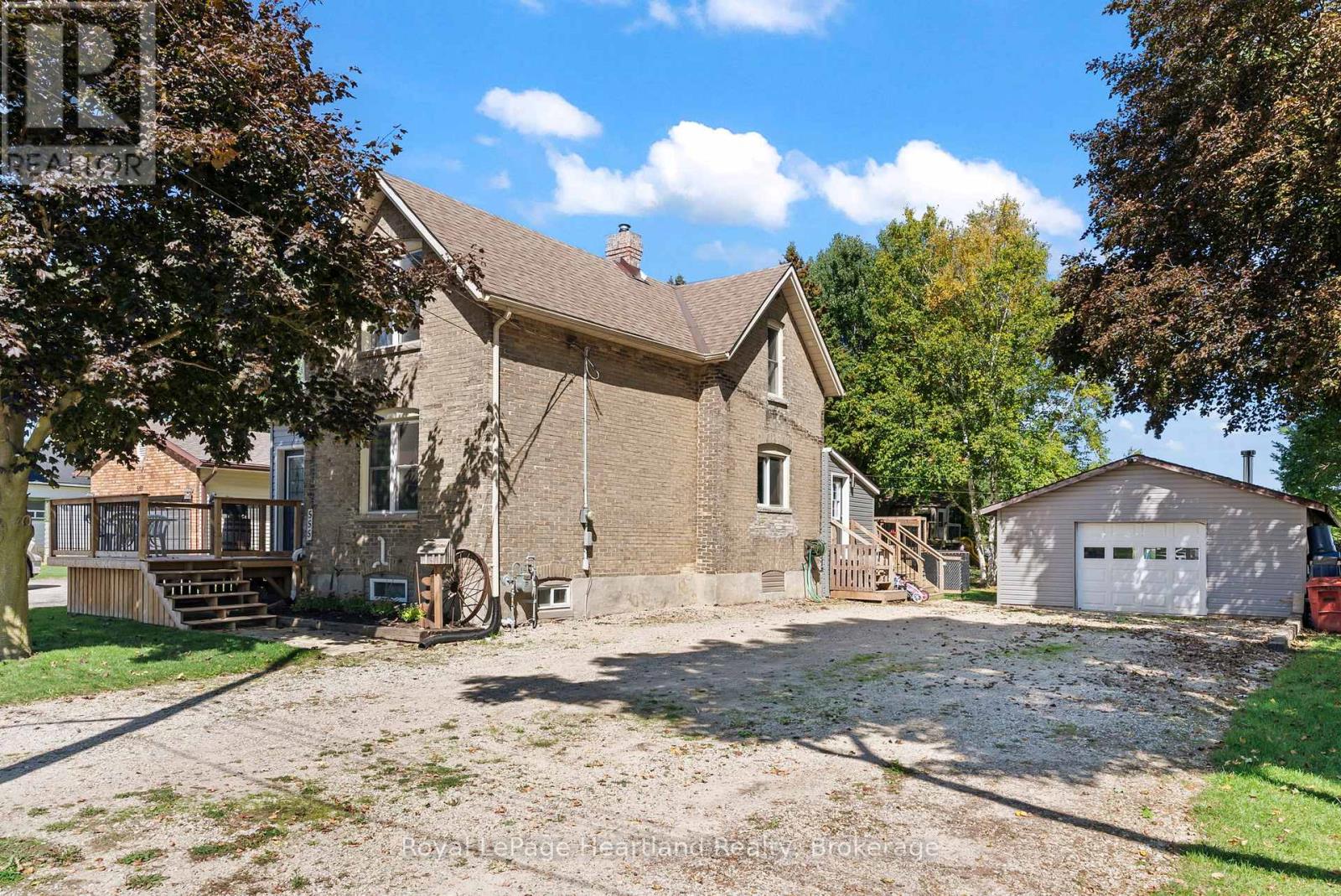 555 Raglan Street, Minto, Ontario  N0G 2P0 - Photo 6 - X12412249
