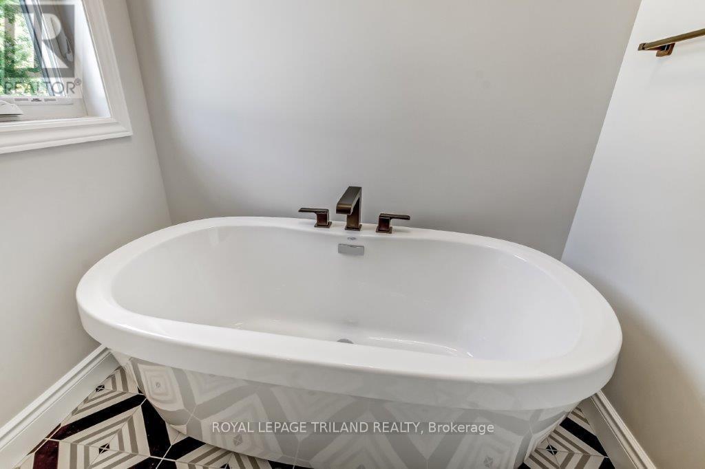 Lot 7 Macleod Court, West Elgin, Ontario  N0L 2P0 - Photo 20 - X12412296