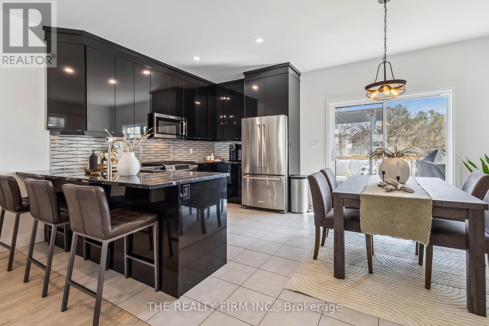 3 - 727 Apricot Drive, London South, Ontario  N6K 5A7 - Photo 10 - X12412344