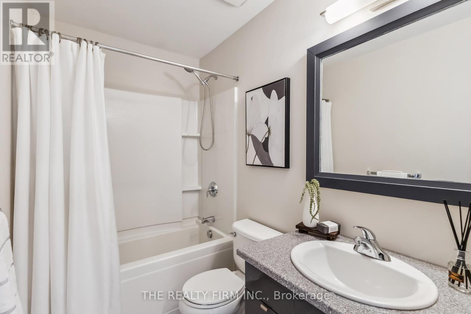 3 - 727 Apricot Drive, London South, Ontario  N6K 5A7 - Photo 29 - X12412344