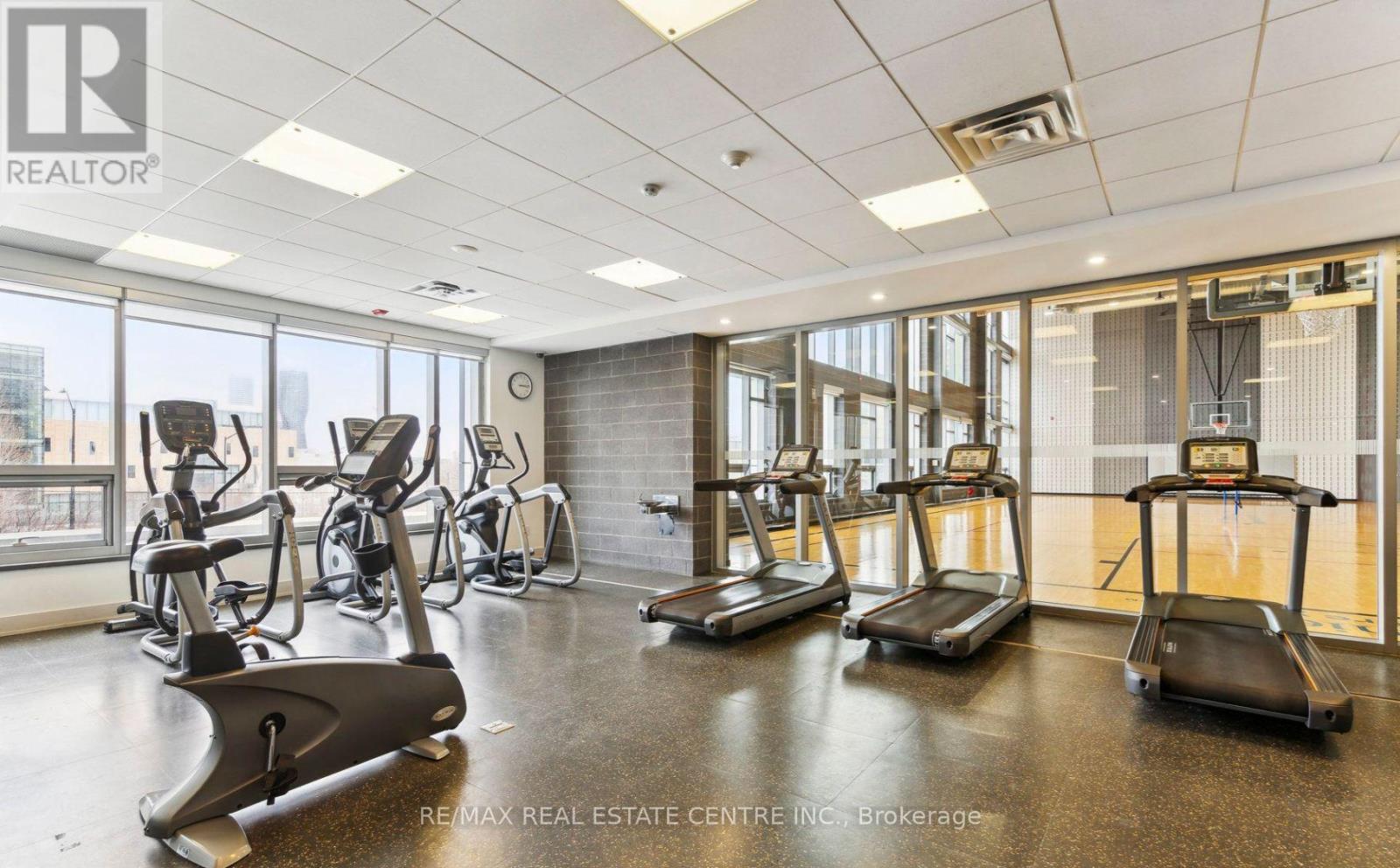 1006 - 365 Prince Of Wales Drive, Mississauga, Ontario  L5B 0G6 - Photo 17 - W12411424