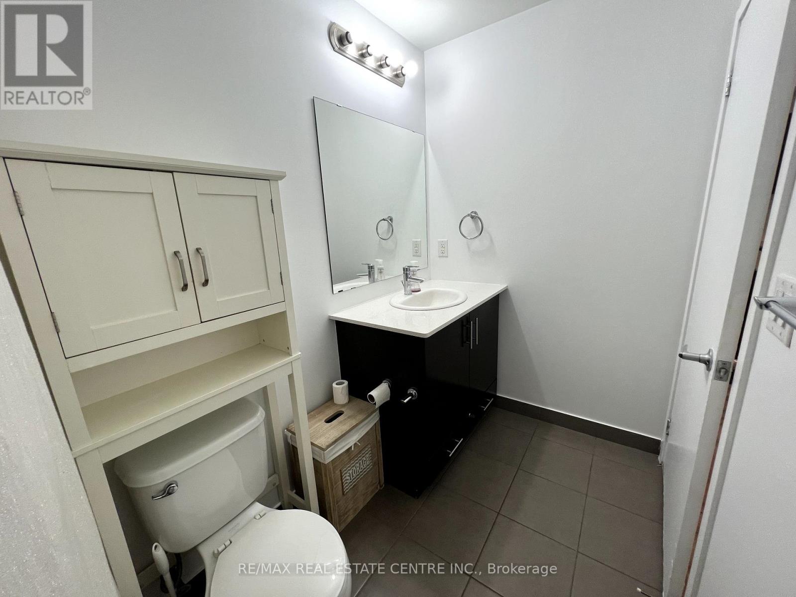 1006 - 365 Prince Of Wales Drive, Mississauga, Ontario  L5B 0G6 - Photo 10 - W12411424