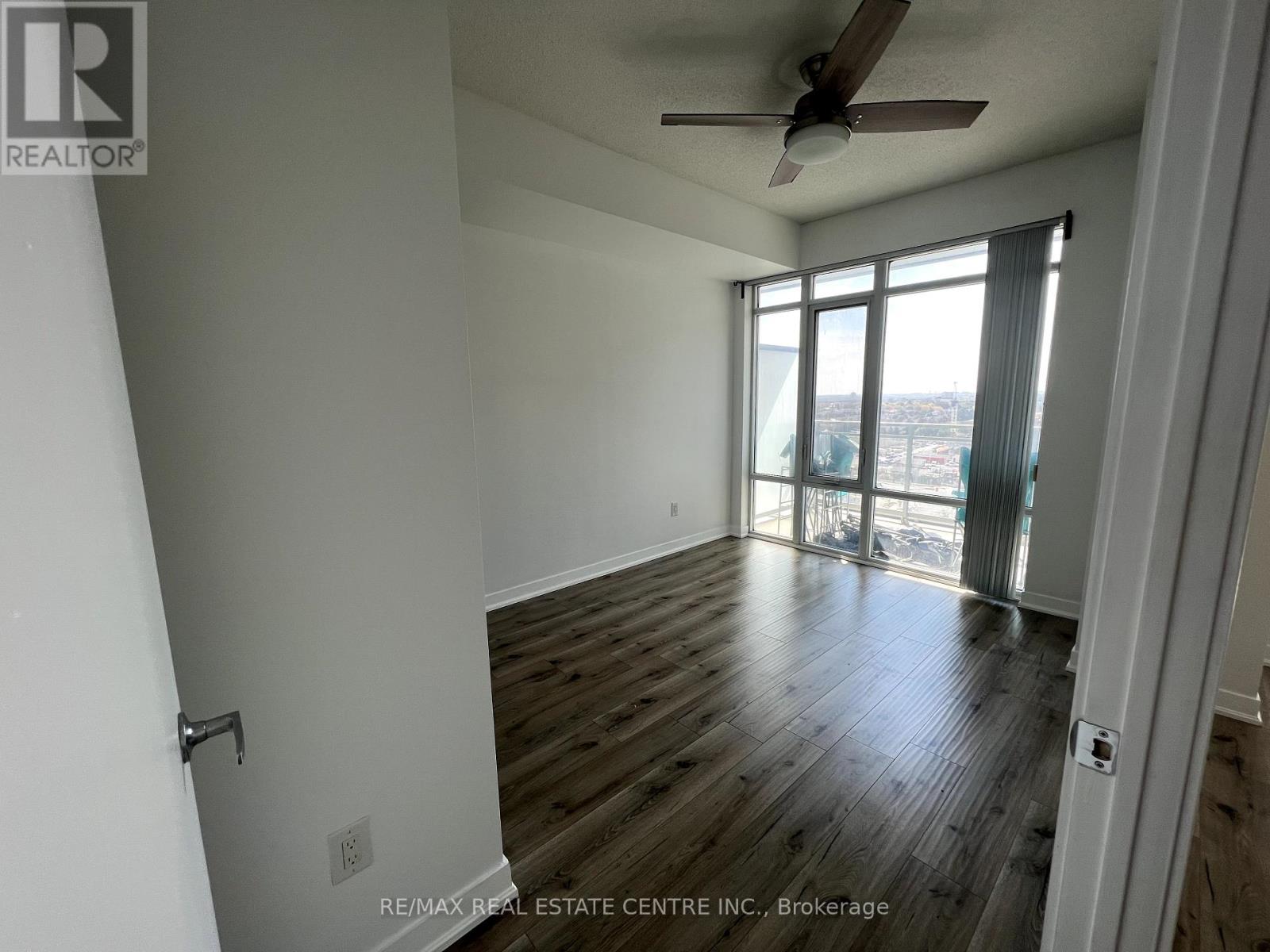 1006 - 365 Prince Of Wales Drive, Mississauga, Ontario  L5B 0G6 - Photo 8 - W12411424