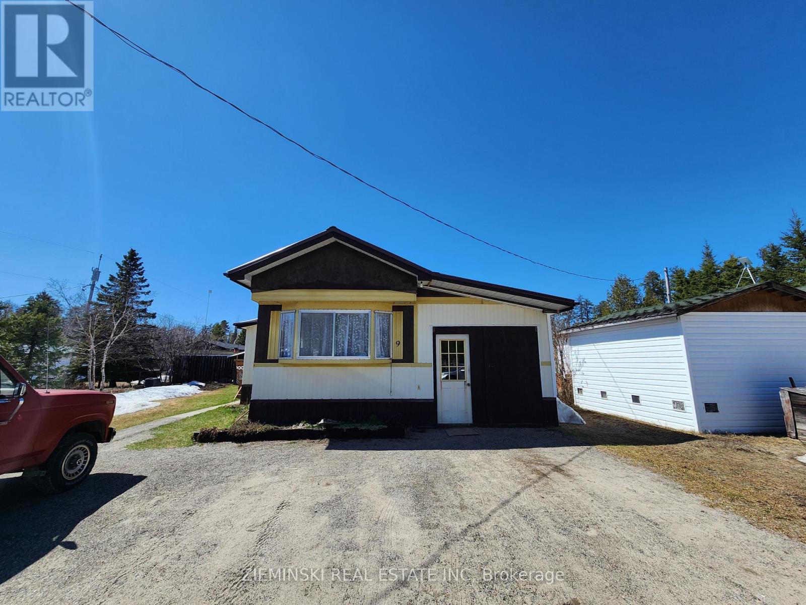 9-8885 11 Highway, Iroquois Falls, Ontario  P0K 1G0 - Photo 1 - T12412291