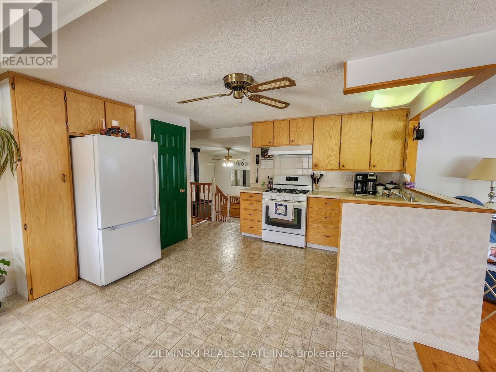 9-8885 11 Highway, Iroquois Falls, Ontario  P0K 1G0 - Photo 11 - T12412291