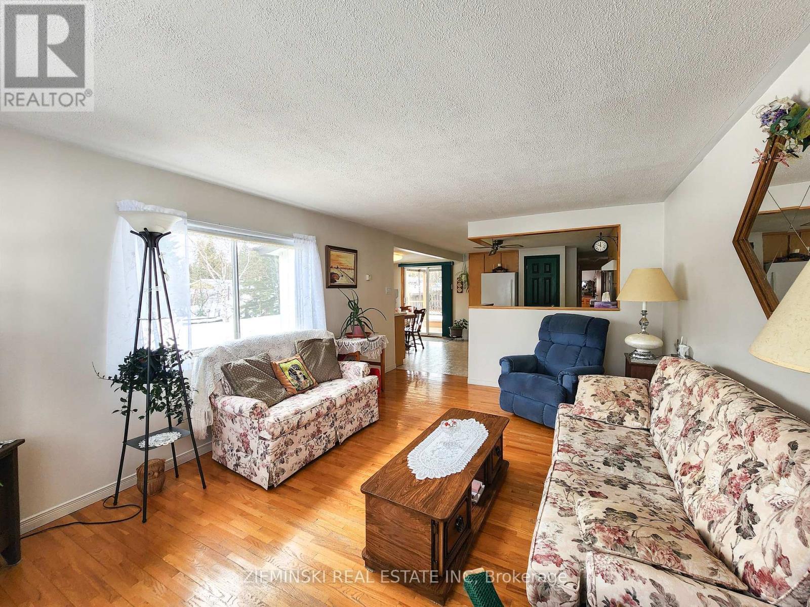 9-8885 11 Highway, Iroquois Falls, Ontario  P0K 1G0 - Photo 5 - T12412291
