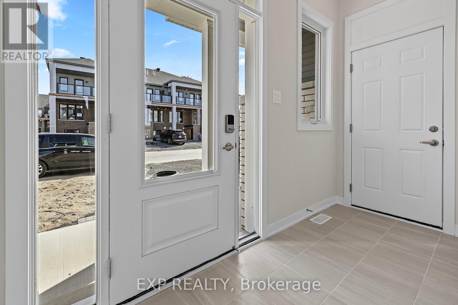 126 Beebalm Crescent, Ottawa, Ontario  K2J 7G6 - Photo 2 - X12412238