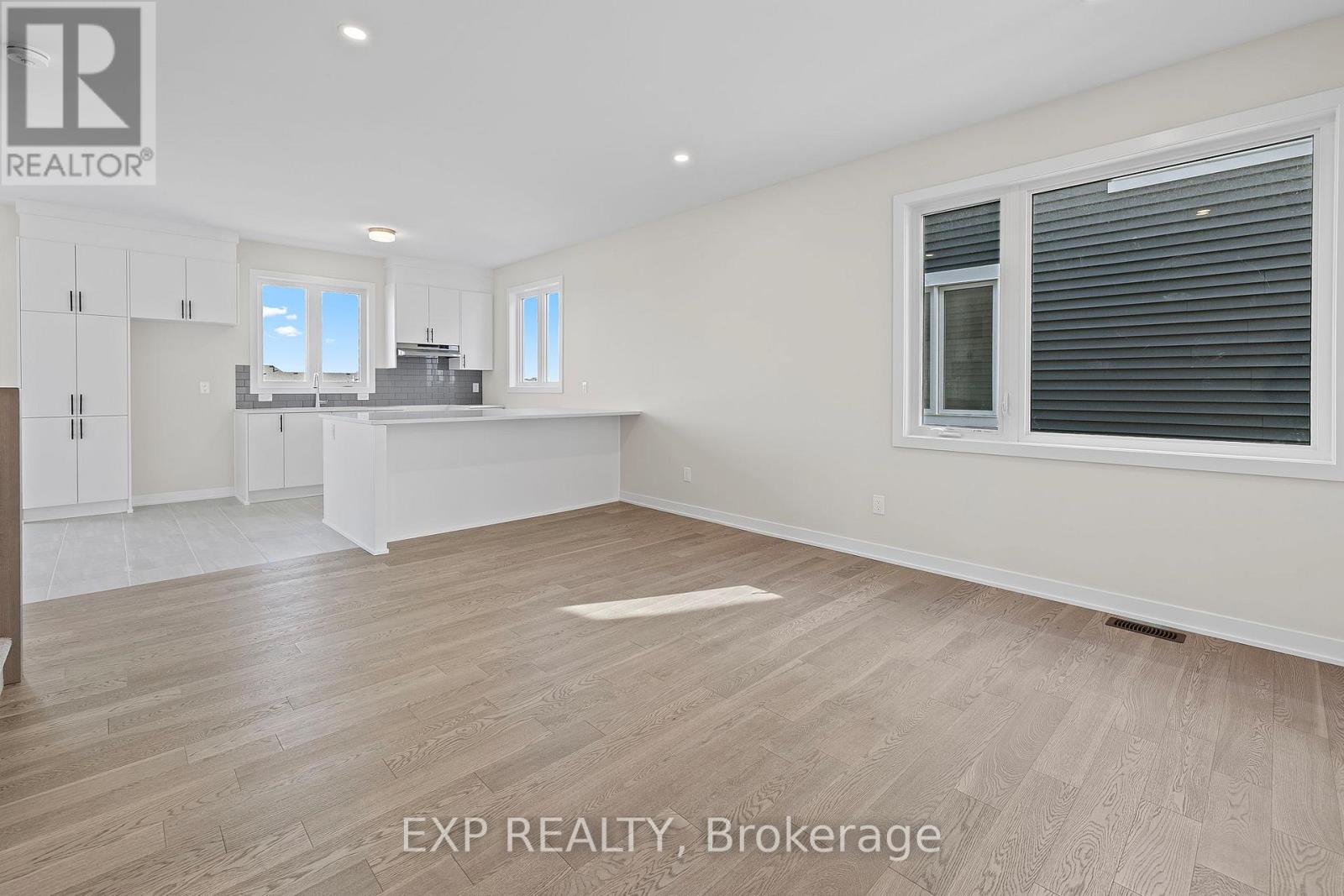 126 Beebalm Crescent, Ottawa, Ontario  K2J 7G6 - Photo 3 - X12412238