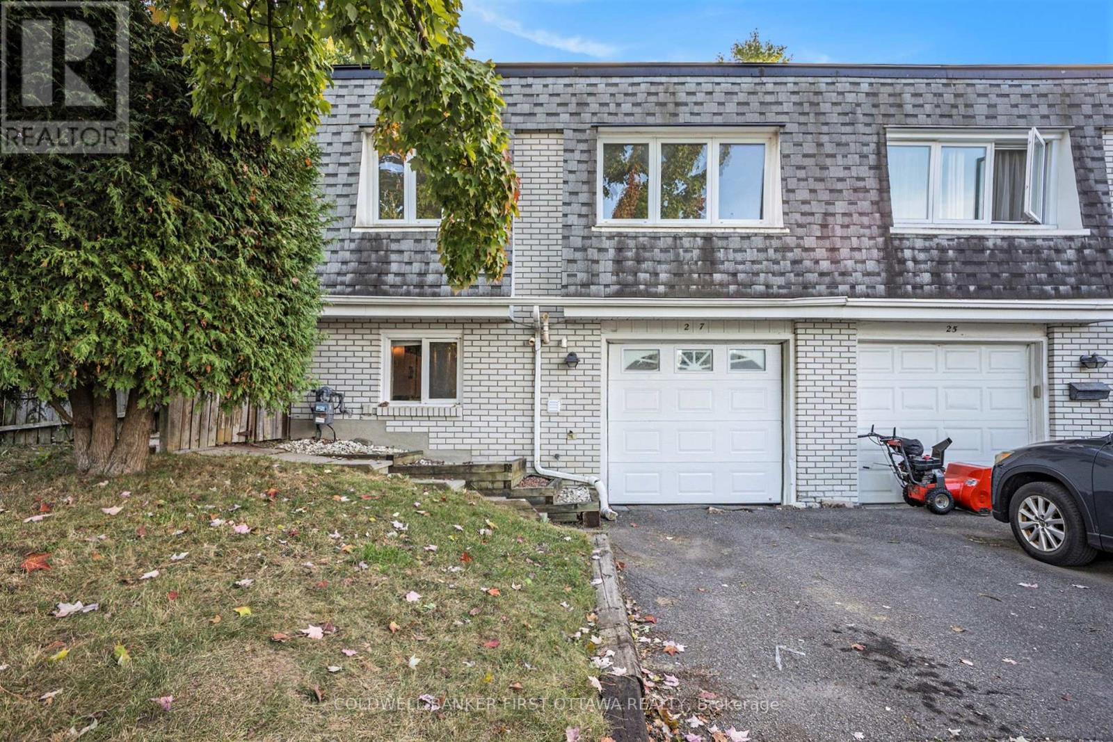 27 Ariel Court, Ottawa, Ontario  K2H 8J1 - Photo 3 - X12412266